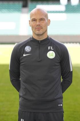Fredrik Ljungberg Co team manager Wolfsburg Sports Football Football DFL First 1 Bundesliga men Season 2017 2018 13 09 2017 VfL Wolfsburg Portrait session Kader Portrait presentation Presentation Press call