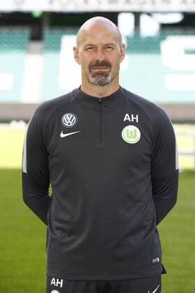 Andreas Hilfiker Goalkeeper team manager Wolfsburg Sports Football Football DFL First 1 Bundesliga men Season 2017 2018 13 09 2017 VfL Wolfsburg Portrait session Kader Portrait presentation Presentation Press call