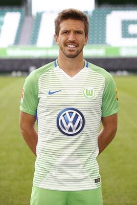 Ignacio Camacho 4 Wolfsburg Sports Football Football DFL First 1 Bundesliga men Season 2017 2018 13 09 2017 VfL Wolfsburg Portrait session Kader Portrait presentation Presentation Press call