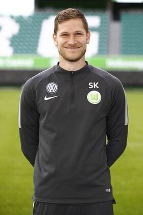 Stephan Kerth Athletiktrainer Wolfsburg Sports Football Football DFL First 1 Bundesliga men Season 2017 2018 13 09 2017 VfL Wolfsburg Portrait session Kader Portrait presentation Presentation Press call