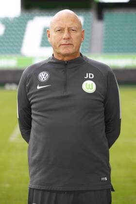 Joerg Drill Masseur Wolfsburg Sports Football Football DFL First 1 Bundesliga men Season 2017 2018 13 09 2017 VfL Wolfsburg Portrait session Kader Portrait presentation Presentation Press call