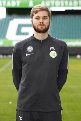 Patrick Physiotherapist Wolfsburg Sports Football Football DFL First 1 Bundesliga men Season 2017 2018 13 09 2017 VfL Wolfsburg Portrait session Kader Portrait presentation Presentation Press call