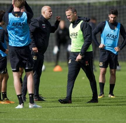 13-09-2017 VOETBAL: TRAINING AZ: ALKMAAR John van den Brom, trainer AZ Foto: SCS Michel Utrecht xVIxVIxImagesx xSoenarxChamidxsportfotografiexIVx 8733652