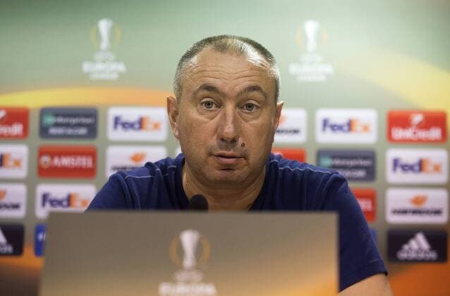 Astana s coach Stanimir Stoilov delivers a press conference PK Pressekonferenz after a training session of the team at the Ceramica stadium in Villarreal, Castellon, Spain, 13 September 2017. Astana will face Villarreal tomorrow for the Europa League. Astana s press conference in Villarreal !ACHTUNG: NUR REDAKTIONELLE NUTZUNG!  Copyright: xAngelxSanchezx VIL006 20170913-636409325364468437