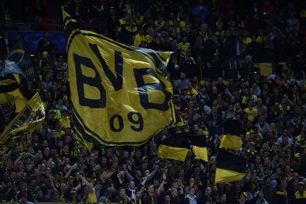 Tottenham Hotspur v Borussia Dortmund UEFA Champions League Borussia Dortmund fans during the UEFA Champions League match at Wembley Stadium, London Content Not Available For UK Newspapers Copyright: xDanielxHamburyx FIL-10659-0005