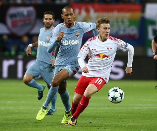 Emil Forsberg Fabinho Action shot Game scene duel Sports Football Football UEFA CL Champions League men Season 2017 2018 13 09 2017 RB Leipzig RBL vs AS Monaco