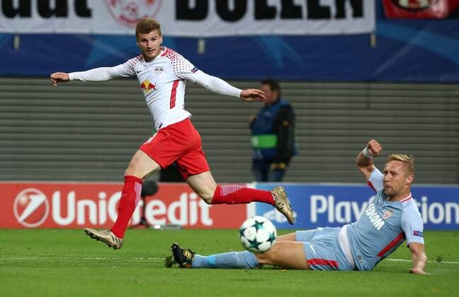 Timo Werner Kamil Glik Action shot Game scene duel Sports Football Football UEFA CL Champions League men Season 2017 2018 13 09 2017 RB Leipzig RBL vs AS Monaco