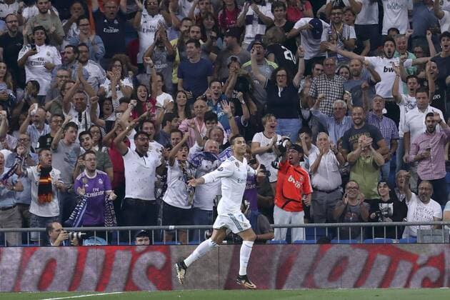 Fußball, CL, Real Madrid - Apoel Nikosia Real Madrid s Portuguese striker Cristiano Ronaldo jubilates the first goal against Apoel during their UEFA Champions League match at the Santiago Bernabeu stadium in Madrid, Spain, 13 September 2017. Real Madrid vs. Apoel !ACHTUNG: NUR REDAKTIONELLE NUTZUNG!  Copyright: xKikoxHuescax MAD011 20170913-636409344475056589