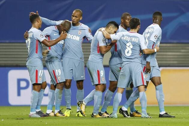 Monaco cheering goal celebration Goals Celebrate The Goal Goal Celebration cheering ueber the goal optimistic Action Action shot After goal to 1 1 through Youri Tielemans Monaco 17 left Football UEFA Champions League Lawn ball sport Leipzig AS Monaco xtgx