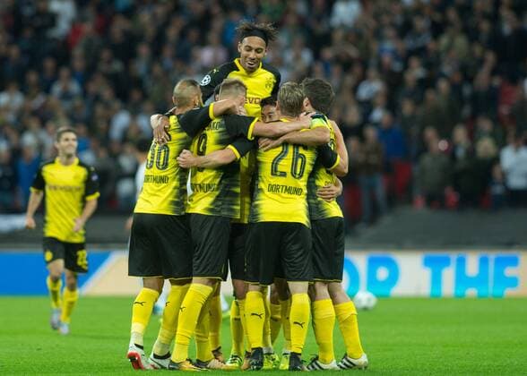 Andriy Yarmolenko of Borussia Dortmund celebrates scoring the equalising goal with his teammates during the UEFA Champions League group stage match between Tottenham Hotspur and Borussia Dortmund at Wembley Stadium, London, England on 13 September 2017. Copyright: xVincexMignottx 16640017