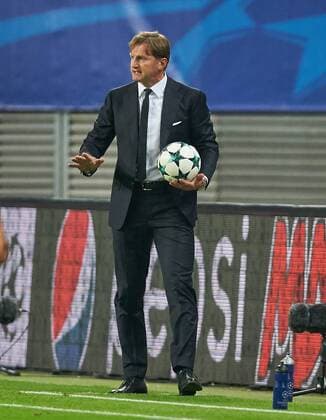 Ralph Hasenhuettl RB l team manager Torso Action shot Portrait Single Individual action Individual action with Ball Torso cut out Single Portrait Action shot Whole body Single shots Action Ball adoption Ball treatment gesticulates and gives Instructions Action shot Single Individual action Gesture Gesture Facial expressions Hand movement show show RB Leipzig AS Monaco Group stage Leg Football UEFA Champions League Leipzig 13 09 2017 CL Season 2017 2018