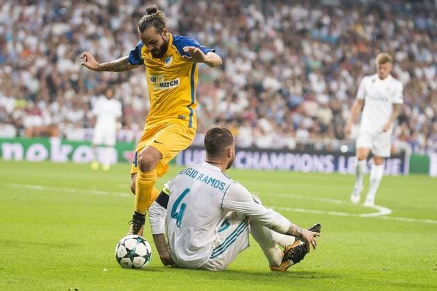 Fußball, CL, Real Madrid - Apoel Nikosia Real Madrid s Sergio Ramos and Apoel s Lorenzo Ebecillo during UEFA Champions League match between Real Madrid and Apoel at Santiago Bernabeu Stadium in Madrid, Spain September 13, 2017.  (20170913022)