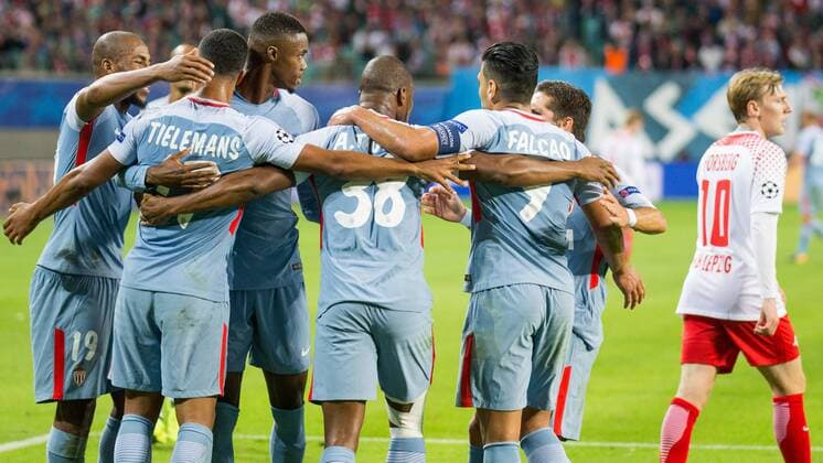 cheering Celebration at AS Monaco above the immediate Compensation through Youri Tielemans AS Monaco 17 Football Men UEFA Champions League RB Leipzig AS Monaco xprx