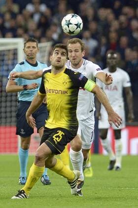 London England 13 09 2017 UEFA Champions League 2017 18 Season Group H Matchday 1 Tottenham Hotspur Borussia Dortmund from left Sokratis Dortmund Harry Kane Tottenham
