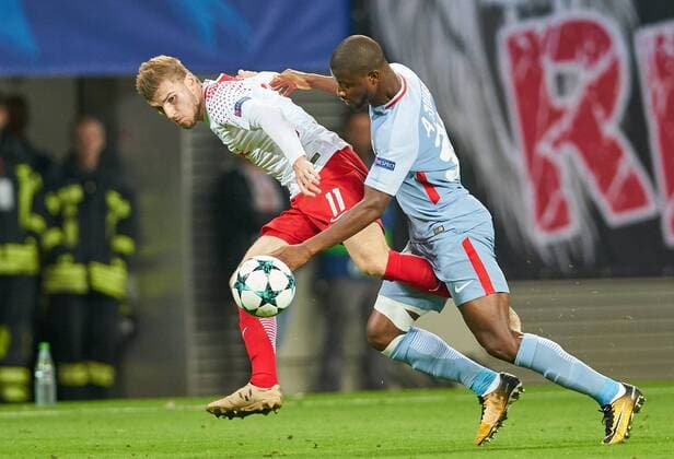 Timo Werner RB Leipzig 11 duel Action shot to the Ball against Almamy Toure ASM RB Leipzig AS Monaco Group stage Leg Football UEFA Champions League Leipzig 13 09 2017 CL Season 2017 2018