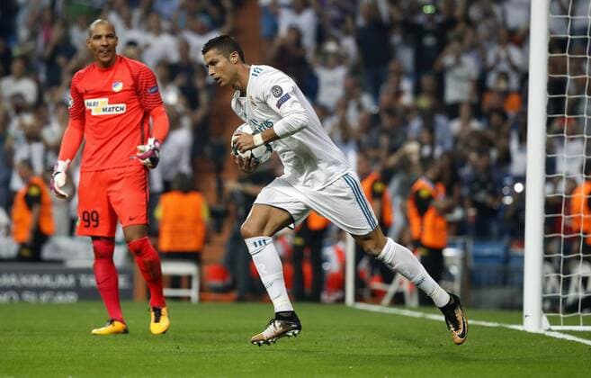 Real Madrid s Portuguese midfielder Cristiano Ronaldo jubilates the second goal against Apoel during the UEFA Champions League match between Real Madrid and Apoel at the Santiago Bernabeu stadium in Madrid, Spain, 13 September 2017. Real Madrid vs. Apoel !ACHTUNG: NUR REDAKTIONELLE NUTZUNG!  Copyright: xJuanJoxMartinx MAD033 20170913-636409376017285972
