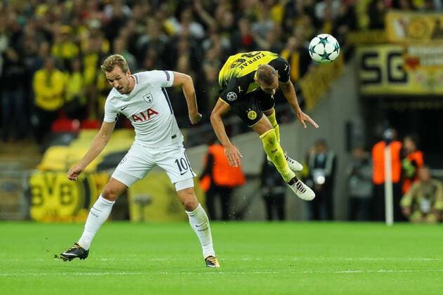 London England 13 09 2017 UEFA Champions League 2017 18 Season 1st Game Day Tottenham Hotspur BV Borussia Dortmund Harry Kane ths and Oemer Toprak Borussia in duel DeFodi048