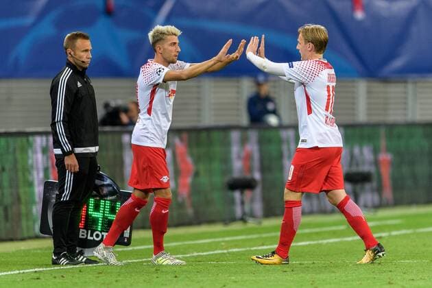 Exchange between Kevin Kampl RB Leipzig 44 and Emil Forsberg RB Leipzig 10 the Champions League Game between RB Leipzig and AS Monaco at 13 09 2017 Leipzig Copyright: xSchueler Eibner-Pressefotox EP_JSE