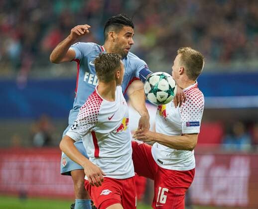 Radamel Falcao ASM duel Action shot to the Ball against Lukas Klostermann RB Leipzig 16 Willi Orban RB Leipzig 4 RB Leipzig AS Monaco Group stage Leg Football UEFA Champions League Leipzig 13 09 2017 CL Season 2017 2018