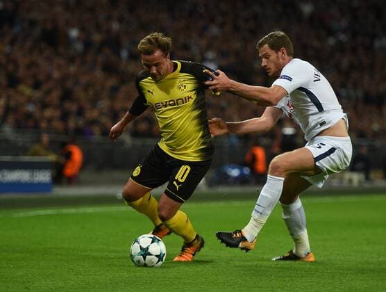 Tottenham Hotspur v Borussia Dortmund UEFA Champions League Borussia Dortmund?s Mario Gotze (left) and Tottenham Hotspur s Jan Vertonghen during the UEFA Champions League match at Wembley Stadium, London Content Not Available For UK Newspapers Copyright: xDanielxHamburyx FIL-10659-0024