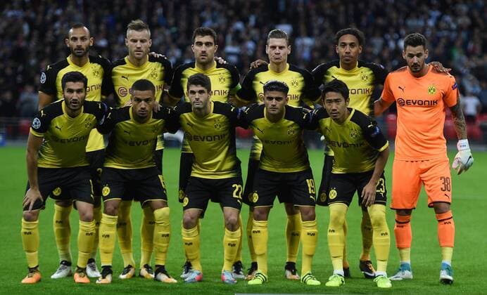 Tottenham Hotspur v Borussia Dortmund UEFA Champions League Borussia Dortmund tramline up during the UEFA Champions League match at Wembley Stadium, London Content Not Available For UK Newspapers Copyright: xDanielxHamburyx FIL-10659-0025