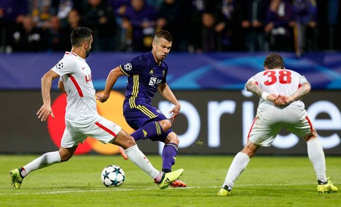 SOCCER - CL, Maribor vs Spartak MARIBOR,SLOVENIA,13.SEP.17 - UEFA Champions League, group stage, NK Maribor vs FK Spartak Moscow. Image shows Damjan Bohar (Maribor) and Andrei Eschenko (Spartak). GEPAxpictures xDavidxRodriguez