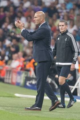 Fußball, CL, Real Madrid - Apoel Nikosia Real Madrid s coach Zinedine Zidane during UEFA Champions League match between Real Madrid and Apoel at Santiago Bernabeu Stadium in Madrid, Spain September 13, 2017.  (20170913032)
