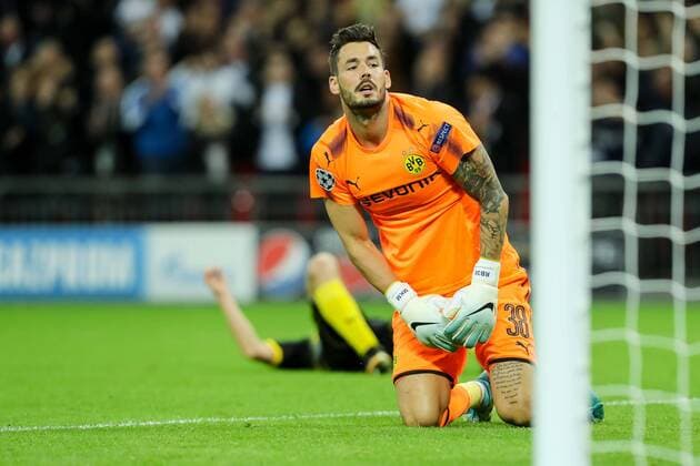 London England 13 09 2017 UEFA Champions League 2017 18 Season 1st Game Day Tottenham Hotspur BV Borussia Dortmund Goalkeeper Novel Buerki Borussia DISAPPOINTED Disappointment DeFodi048