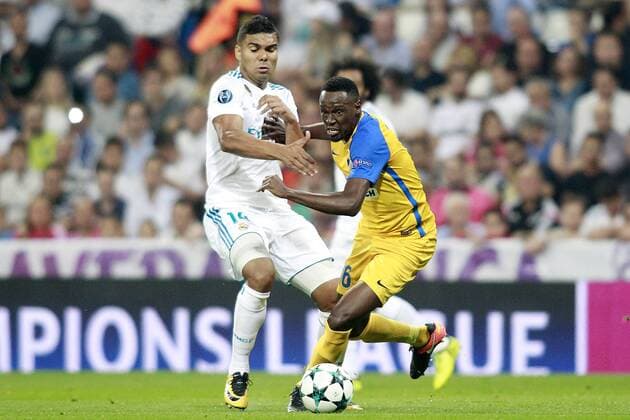 Fußball, CL, Real Madrid - Apoel Nikosia Real Madrid s Carlos Henrique Casemiro (l) and Apoel FC s Vinicius during Champions League Group H match 1. September 13,2017.  (2017091311)