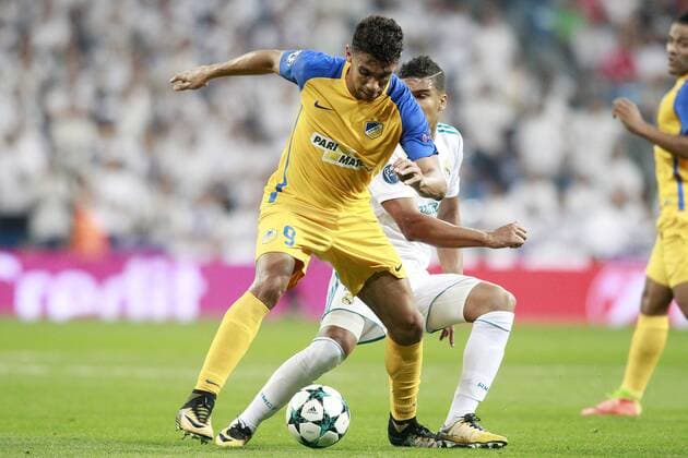 Real Madrid s Carlos Henrique Casemiro (r) and Apoel FC s Igor De Camargo during Champions League Group H match 1. September 13,2017.  (2017091342)