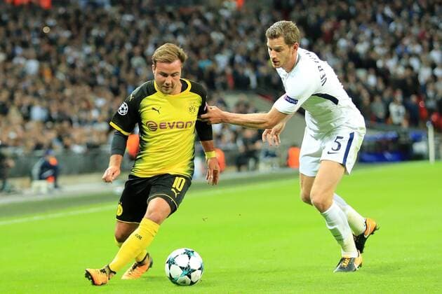 13th September 2017, Wembley Stadium, London, England; Champions League Group stage, Tottenham Hotspur versus Borussia Dortmund; Mario Gotze of Borussia Dortmund battles with Jan Vertonghen of Tottenham Hotspur  ActionPlus11929872