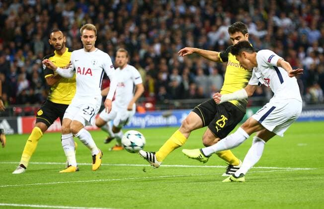 Bilder des Tages - SPORT September 13, 2017 - London, United Kingdom - Tottenham Hotspur s Son Heung-Min scores his sides first goal .during Champion League Group H match between Tottenham Hotspur against Borussia Dortmund at Wembley stadium, London on 13 Sept 2017. Tottenham Hotspur v Borussia Dortmund - UEFA Champions League  - ZUMAn230 20170913_zaa_n230_231 Copyright: xKieranxGalvinx