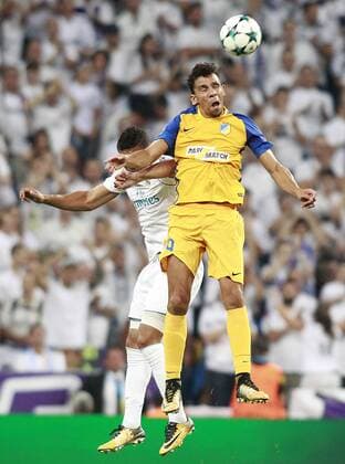 Real Madrid s Carlos Henrique Casemiro (l) and Apoel FC s Igor De Camargo during Champions League Group H match 1. September 13,2017.  (20170913130)
