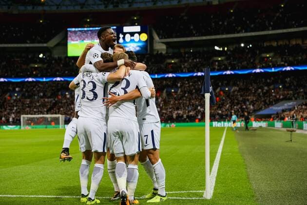 Bilder des Tages - SPORT Son Heung-Min (Tottenham), SEPTEMBER 13, 2017 - Football Soccer : Son Heung-Min of Tottenham Hotspur is congratulated by teammates as he scores a goal to make it 1-0 during the UEFA Champions League Group Stage match between Tottenham Hotspur and Borussia Dortmund at Wembley Stadium in London, England. Noxthirdxpartyxsales  (mdga017218)