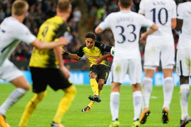 Pierre-Emerick Aubameyang (Dortmund), SEPTEMBER 13, 2017 - Football Soccer : Pierre-Emerick Aubameyang of Borussia Dortmund takes a free kick during the UEFA Champions League Group Stage match between Tottenham Hotspur and Borussia Dortmund at Wembley Stadium in London, England. Noxthirdxpartyxsales  (mdga017220)