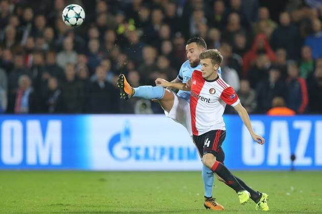Nicolas Otamendi of Manchester City, Dylan Vente of Feyenoord during the UEFA Champions League group F match between Feyenoord Rotterdam and Manchester City at the Kuip on September 13, 2017 in Rotterdam, The Netherlands UEFA Champions League 2017 2018 xVIxVIxImagesx xTomxBodexMultimediaxIVx 8740154