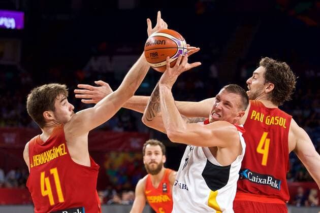 Basketball Istanbul 12 09 2017 Eurobasket 2017 European Championship the men Quarter-finals Germany ger Spain ESP Daniel Theis Germany no 10 Joan Sastre Spain no 15 Pau Gasol Spain no 04 Willy HERNANGOMEZ Spain no 14