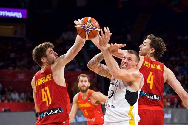 Basketball Istanbul 12 09 2017 Eurobasket 2017 European Championship the men Quarter-finals Germany ger Spain ESP Daniel Theis Germany no 10 Joan Sastre Spain no 15 Pau Gasol Spain no 04 Willy HERNANGOMEZ Spain no 14