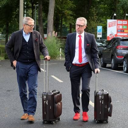 1 FC Cologne Euro League Departure to Game at Arsenal London from left Werner Zöchling Peter Stöger 13 09 2017