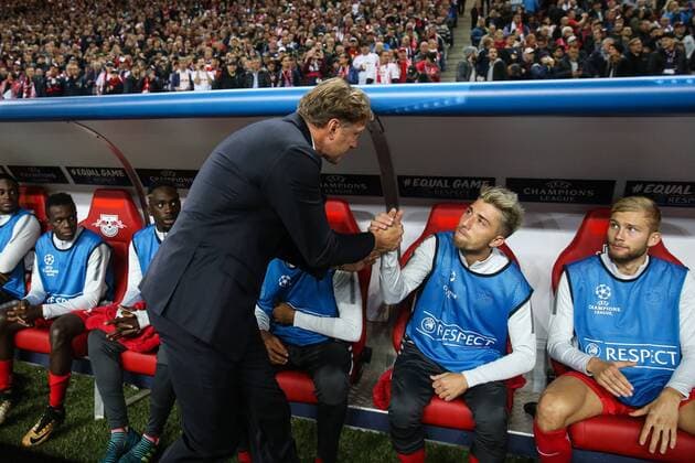 team manager Ralph Hasenhüttl with Kevin Kampl RB Leipzig Group game G Champions League Season 2017 2018 Lawn ball sport Leipzig vs AS Monaco in the RB Arena in Leipzig Germany Football Man Men 13 09 2017