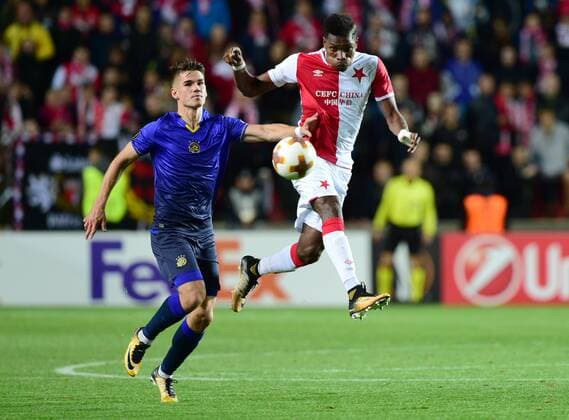 From left VIDAR KJARTANSSON of Maccabi and SIMON DELI of Slavia in action during the Football Europa League 1st round group A match: Slavia Praha vs Maccabi Tel Aviv in Prague, Czech Republic, September 14, 2017. (CTKxPhoto MichalxKamaryt) CTKPhotoP201709140936901  KMT_8368