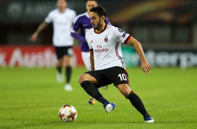 SOCCER - EL, Austria vs Milano VIENNA,AUSTRIA,14.SEP.17 - SOCCER - UEFA Europa League, group stage, FK Austria Wien VS AC Milano. Image shows Hakan Calhanoglu (Milano). GEPAxpictures xPhilippxBrem