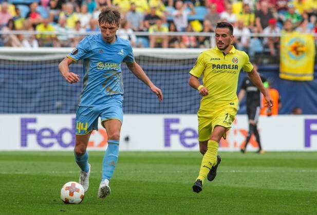 Postnikov y Sansone durante el partido de UEFA Europa League entre el Villarreal CF y el FC Astana en el Estadio de La Ceramica  xCarlaxCortesx xVillarrealxCFx-xFCxAstanax