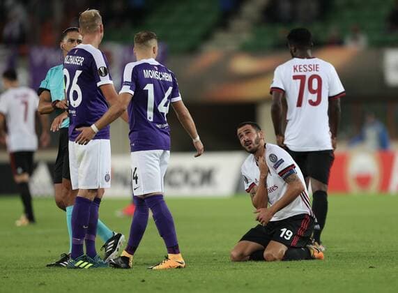 SOCCER - EL, Austria vs Milano VIENNA,AUSTRIA,14.SEP.17 - SOCCER - UEFA Europa League, group stage, FK Austria Wien VS AC Milano. Image shows Raphael Holzhauser (A.Wien), Christoph Monschein (A.Wien), Franck Kessie (AC Milan) and Leonardo Bonucci (AC Milan). GEPAxpictures xChristianxOrt