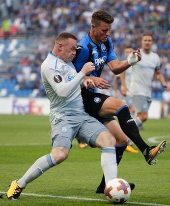 Wayne Rooney of Everton and Hans Hateboer of Atalanta during the UEFA Europa League group stage match between Atalanta and Everton at Stadio CittÃ del Tricolore, Reggio Emila, Italy on 14 September 2017. Copyright: xRobertoxBreganix 16670004