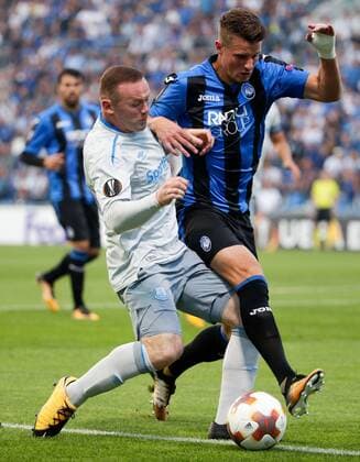 Wayne Rooney of Everton and Hans Hateboer of Atalanta during the UEFA Europa League group stage match between Atalanta and Everton at Stadio CittÃ del Tricolore, Reggio Emila, Italy on 14 September 2017. Copyright: xRobertoxBreganix 16670005