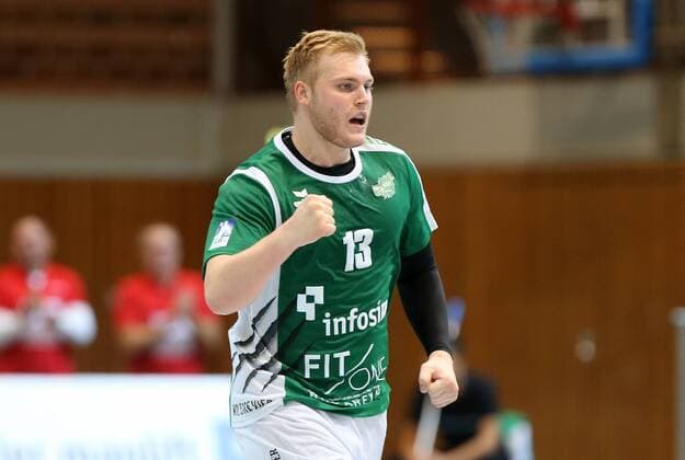 v left Patrick Gempp DJK Rimpar Wolves cheering DKB 2 Handball Bundesliga DJK Rimpar Wolves ASV Hamm Westphalia xfsx