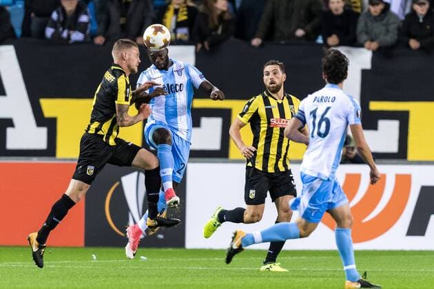 (L-R) Maikel van der Werff of Vitesse, Felipe Caicedo of SS Lazio, Guram Kashia of Vitesse, Marco Parolo of SS Lazio during the UEFA Europa League group K match between Vitesse Arnhem and Lazio Roma at Gelredome on September 14, 2017 in Arnhem, The Netherlands UEFA Europa League 2017 2018 xVIxVIxImagesx xGerritxvanxKeulenxIVx 8744430