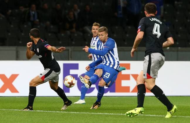 Mikel Balenziaga Mitchell Weiser Aymeric Laporte Action shot Game scene duel Sports Football Football Europe League Euro League men Season 2017 2018 14 09 2017 Hertha BSC Berlin vs Athletic Bilbao