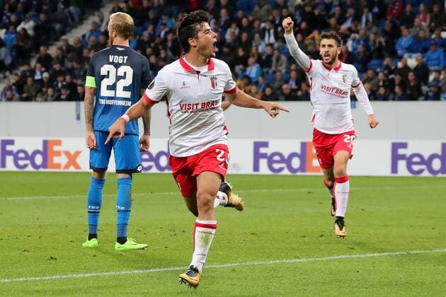 Scorer Joao Carlos Braga 23 cheering above the goal to 1 1 cheering goal celebration Goals Celebrate The Goal Goal Celebration cheering ueber the goal optimistic Action Action shot Football UEFA Europe League TSG 1899 Hoffenheim SC Braga xozx